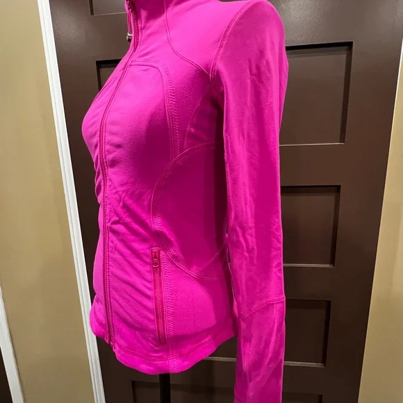 SOLD - Lululemon define jacket - Picture 4 of 5